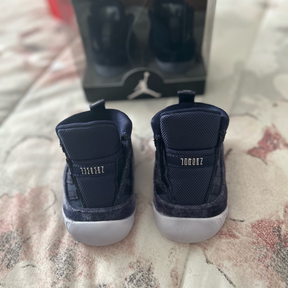 Jordan 11 midnight navy